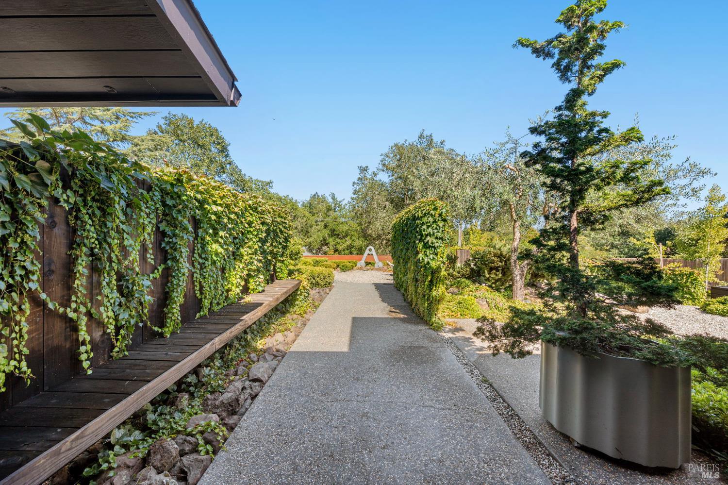 7480 Poplar Drive
