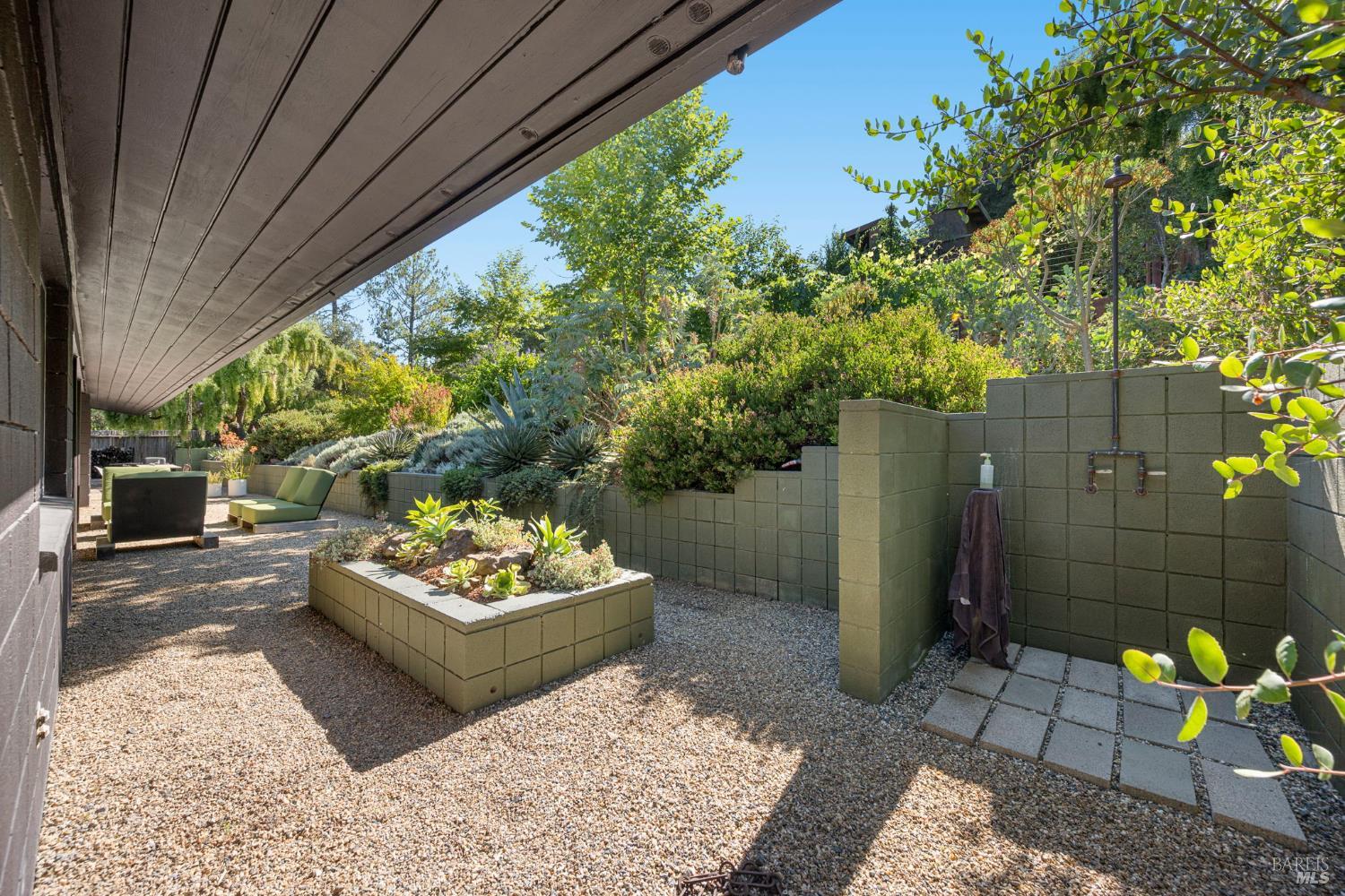 7480 Poplar Drive