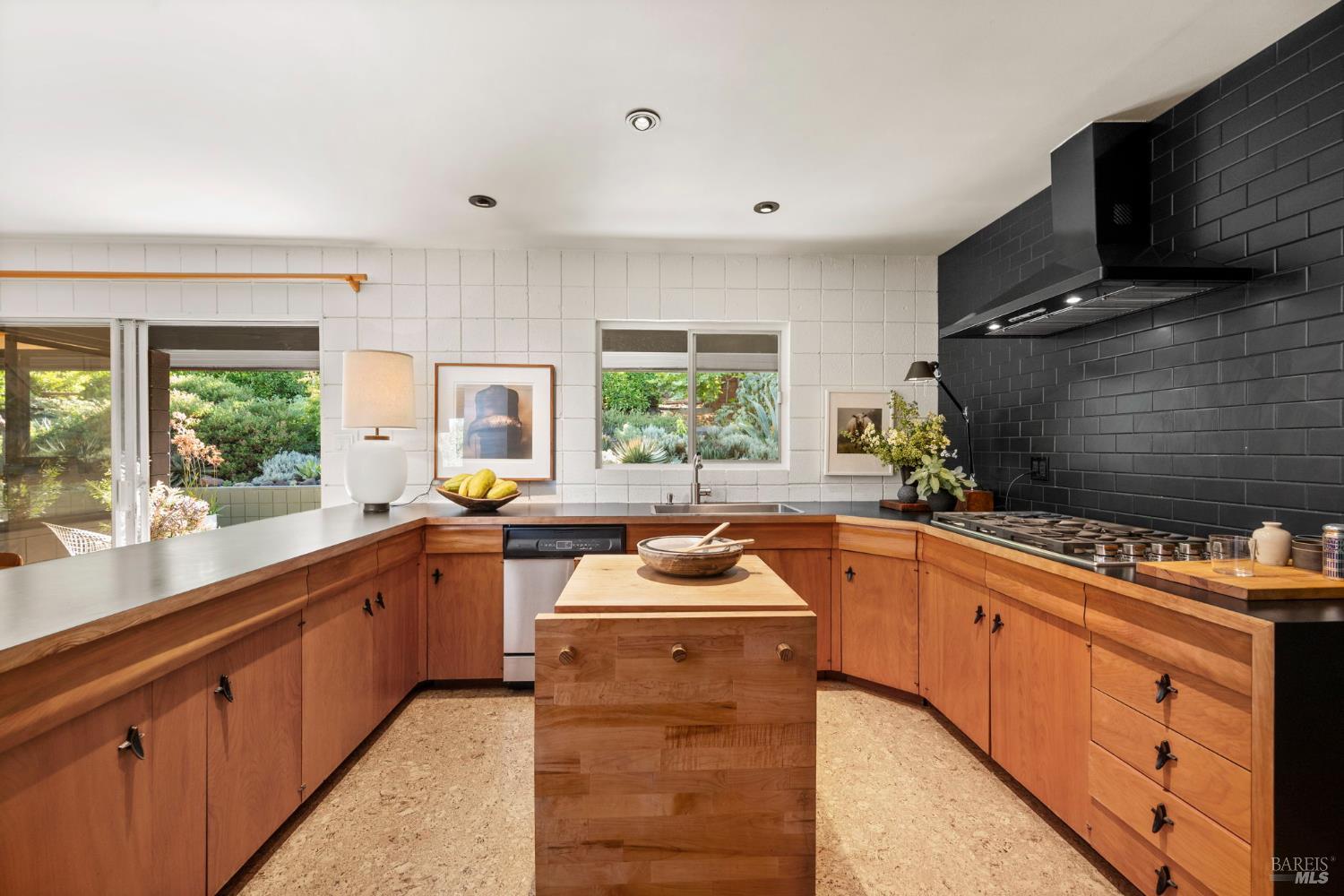 7480 Poplar Drive