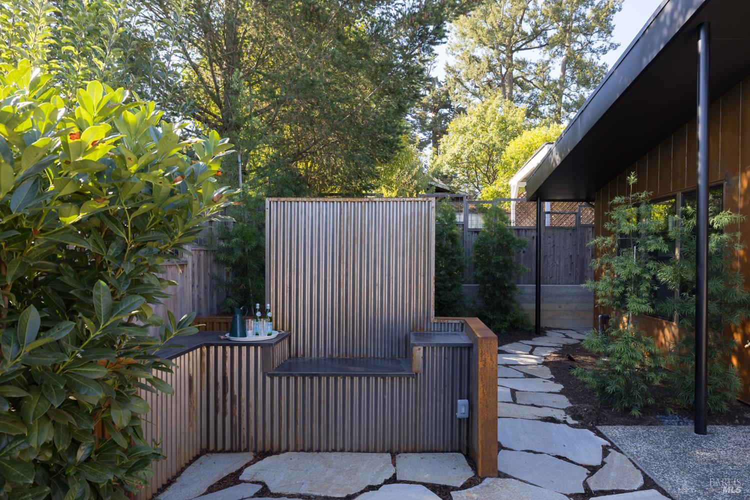 573 Ellis Court