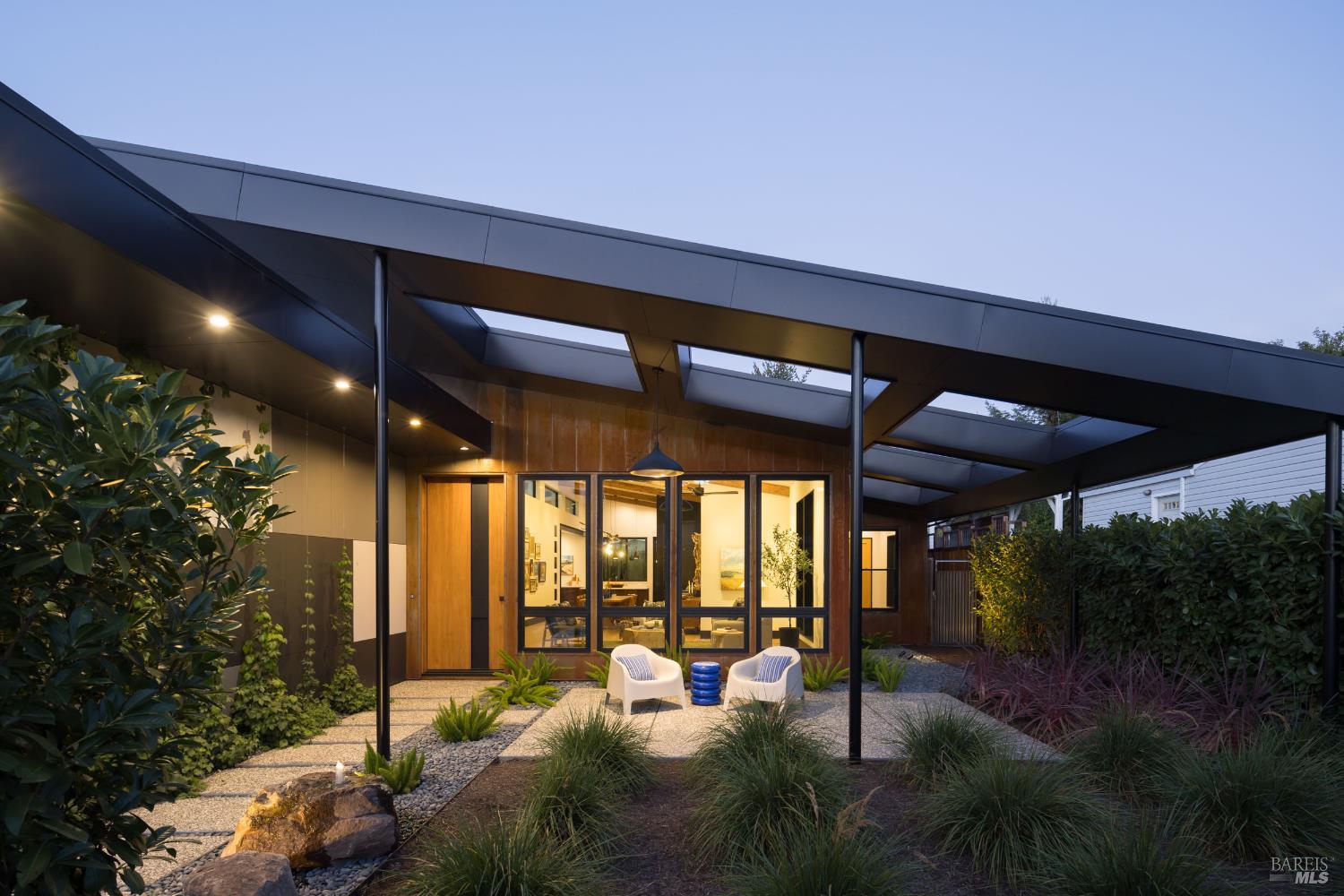 573 Ellis Court