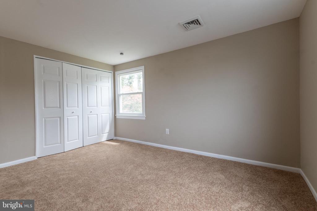 8 BUXMONT LANE