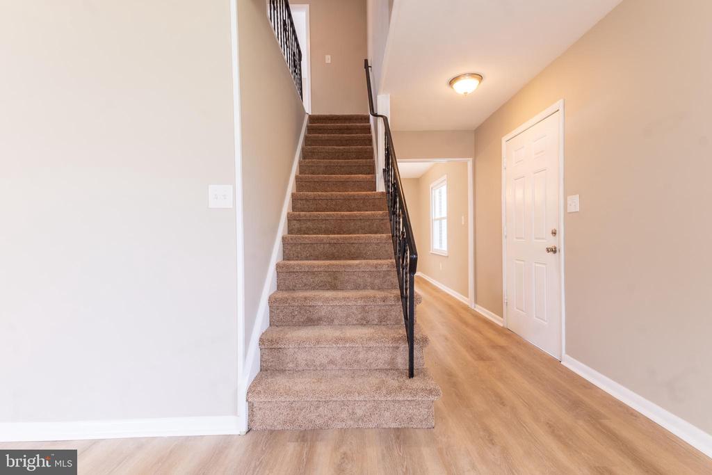 8 BUXMONT LANE