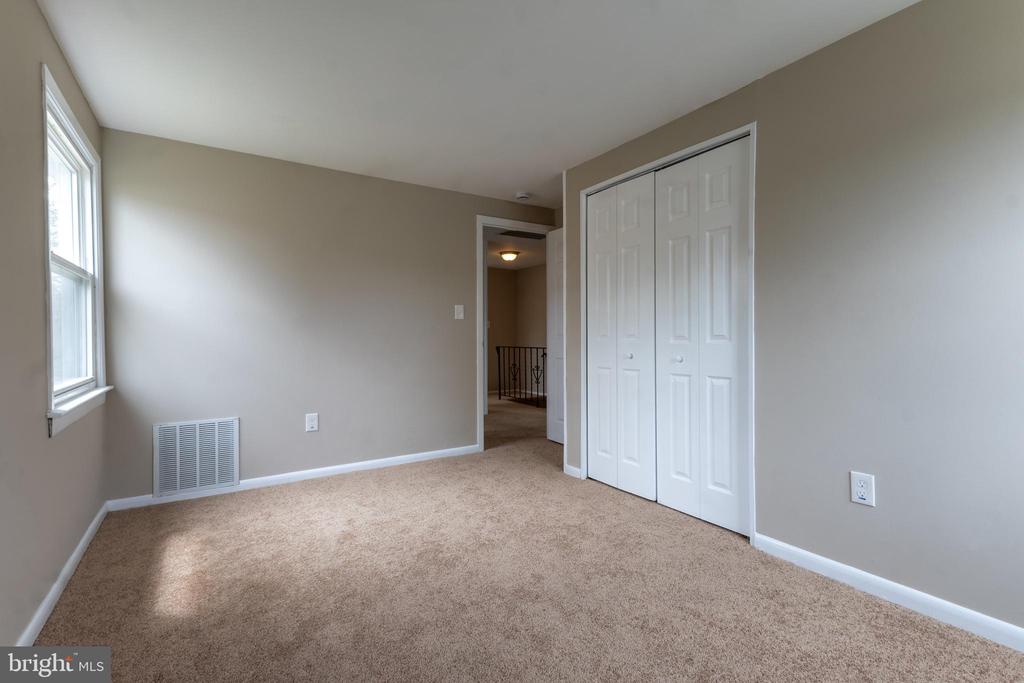 8 BUXMONT LANE