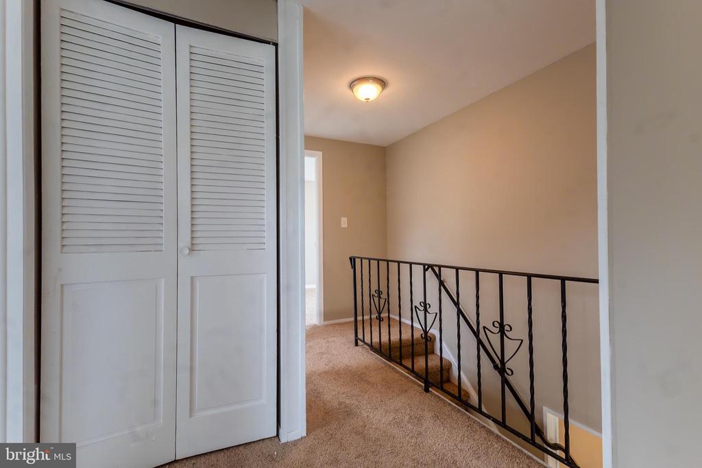 8 BUXMONT LANE