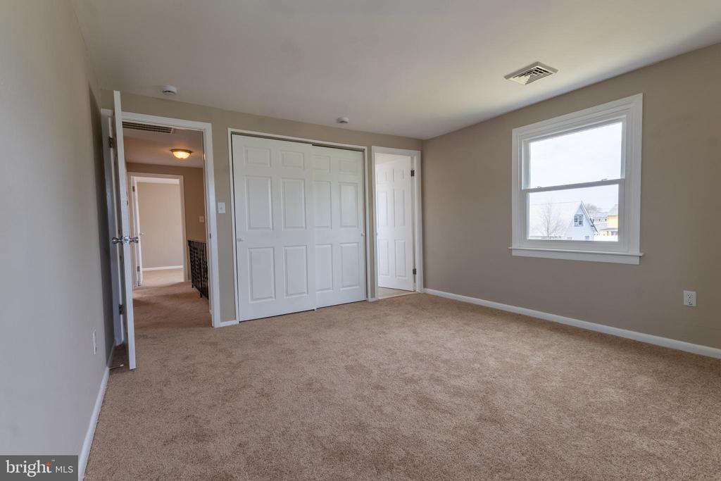 8 BUXMONT LANE