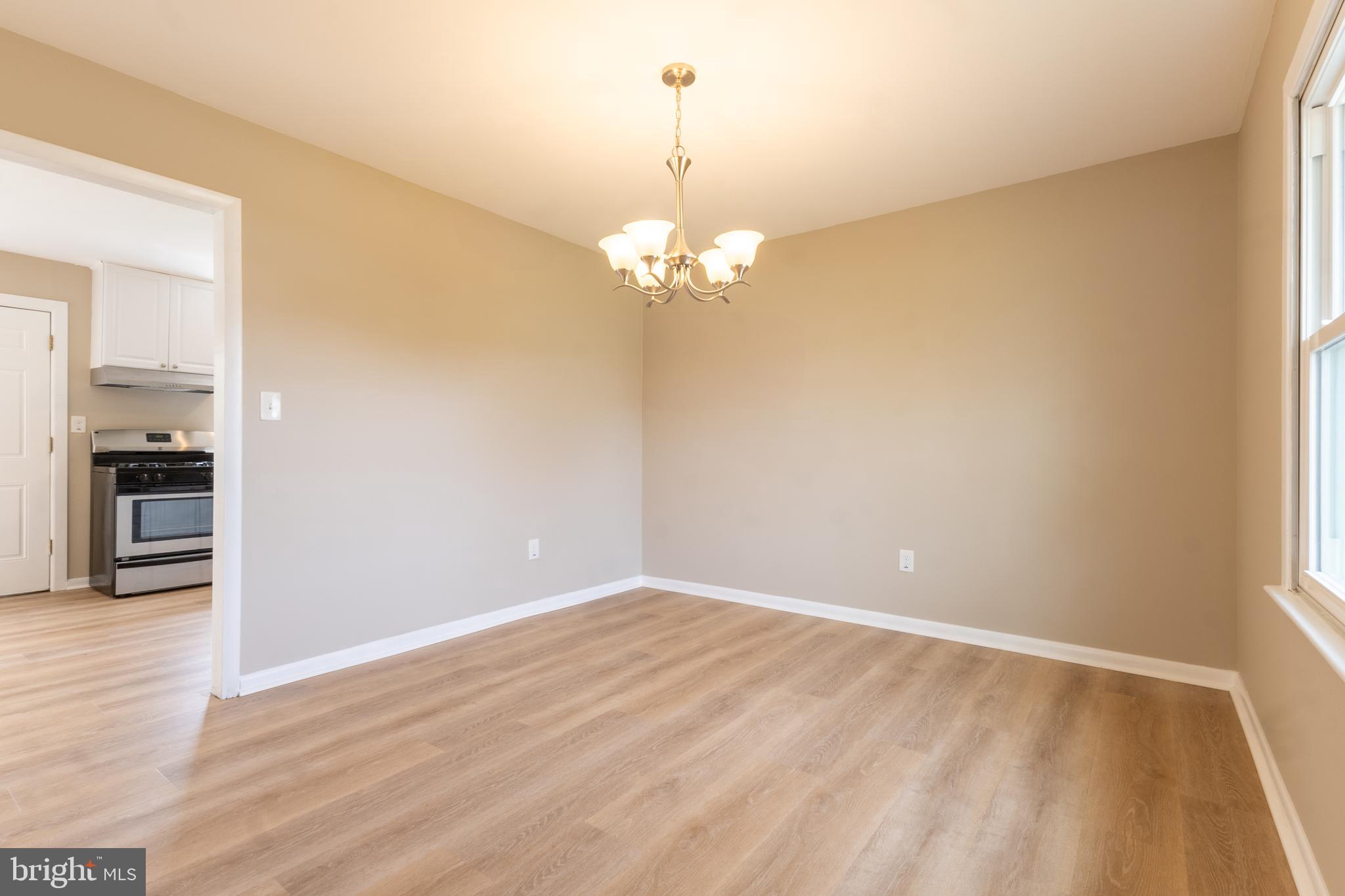 8 BUXMONT LANE