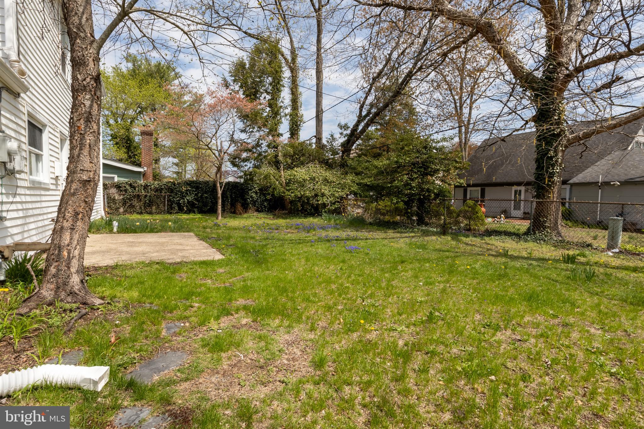 8 BUXMONT LANE
