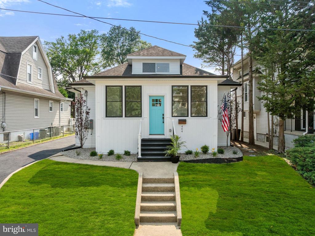 404 CATTELL AVENUE