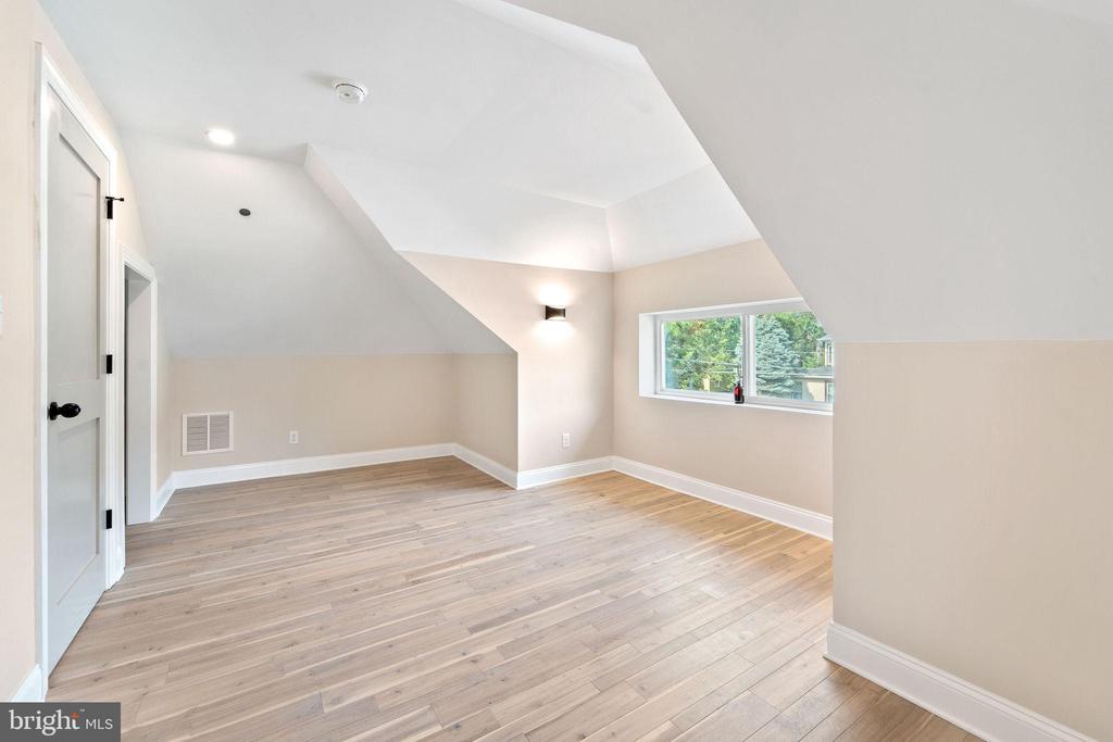404 CATTELL AVENUE