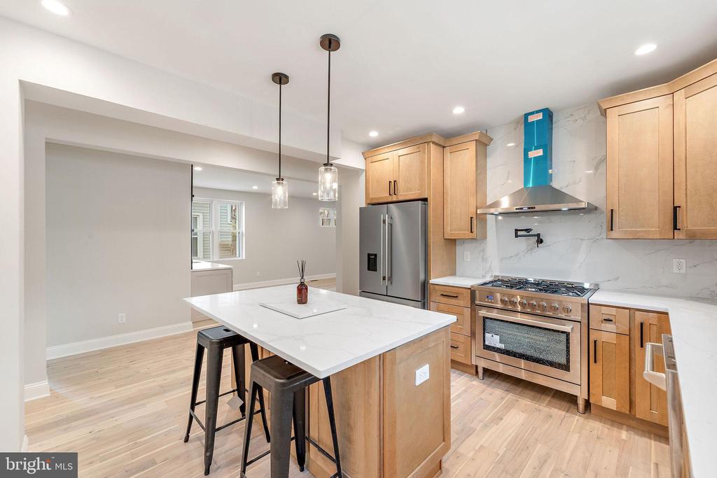 404 CATTELL AVENUE