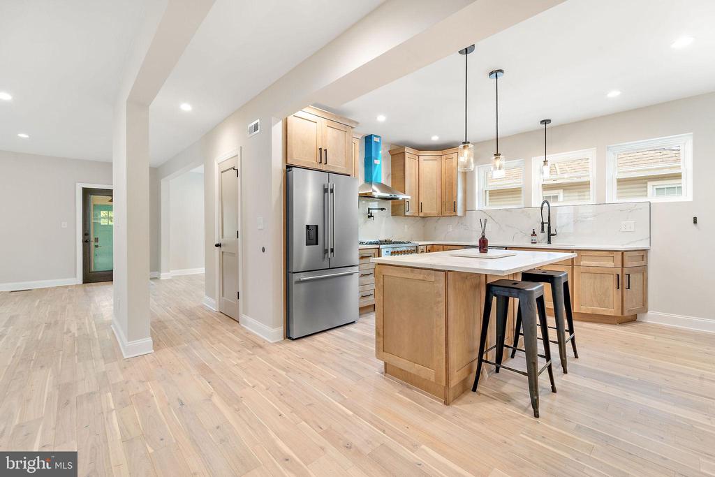 404 CATTELL AVENUE