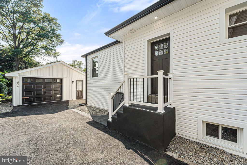 404 CATTELL AVENUE