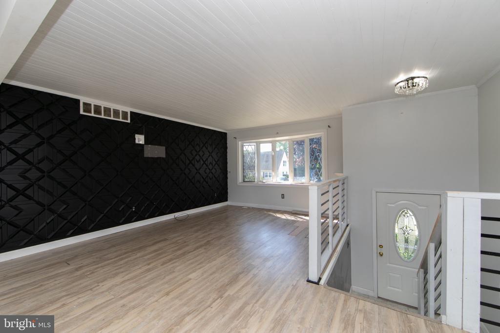 13 SPRING HOLLOW DRIVE