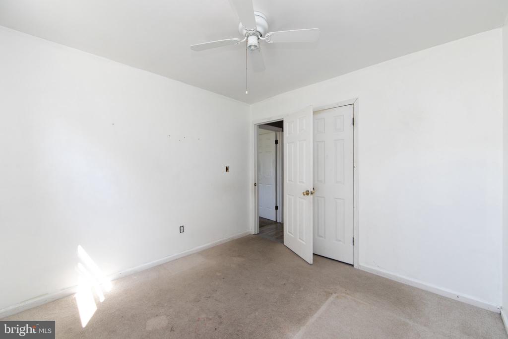 13 SPRING HOLLOW DRIVE