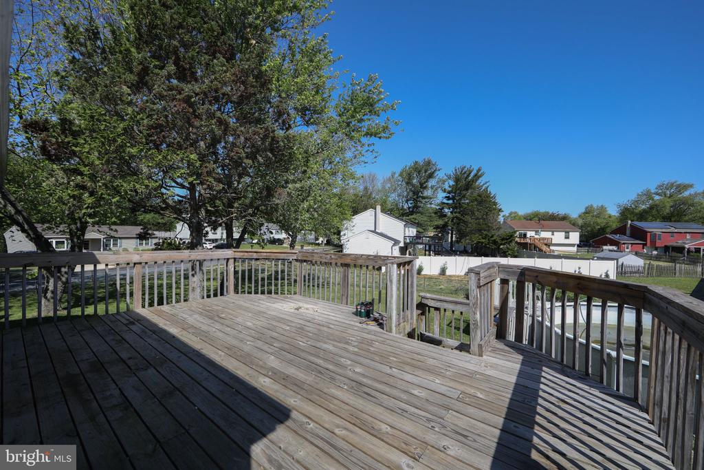 13 SPRING HOLLOW DRIVE