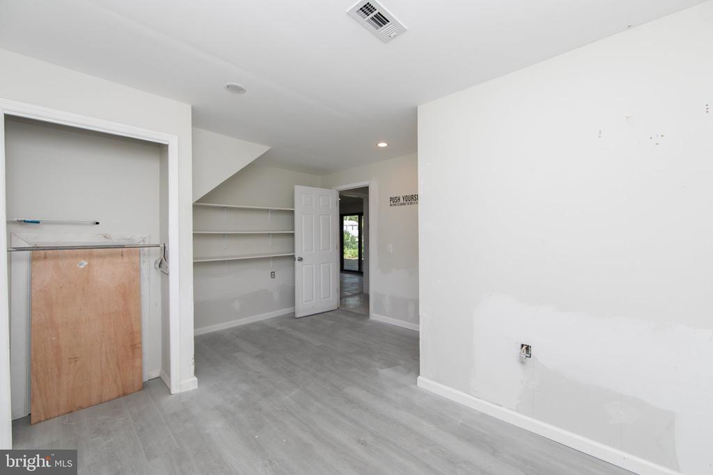 13 SPRING HOLLOW DRIVE