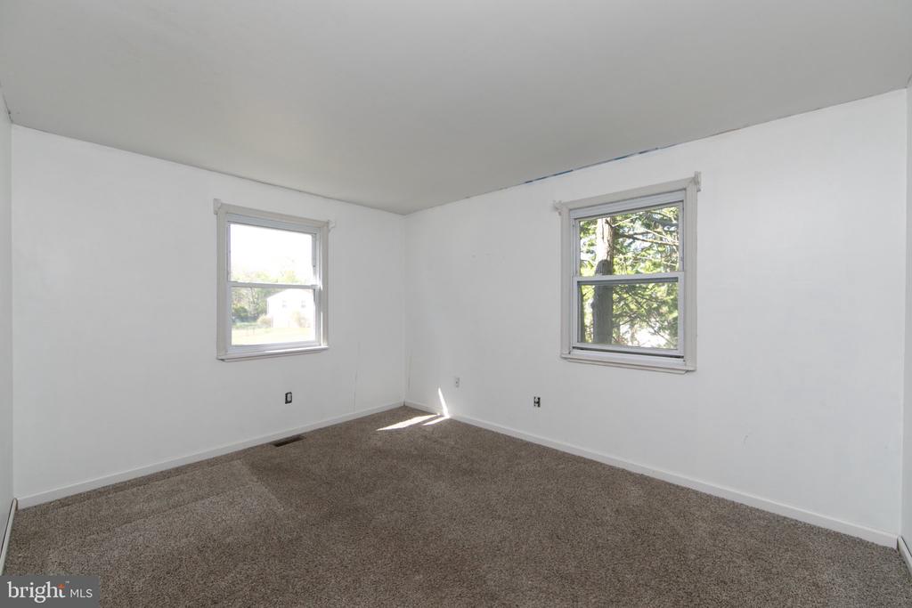 13 SPRING HOLLOW DRIVE