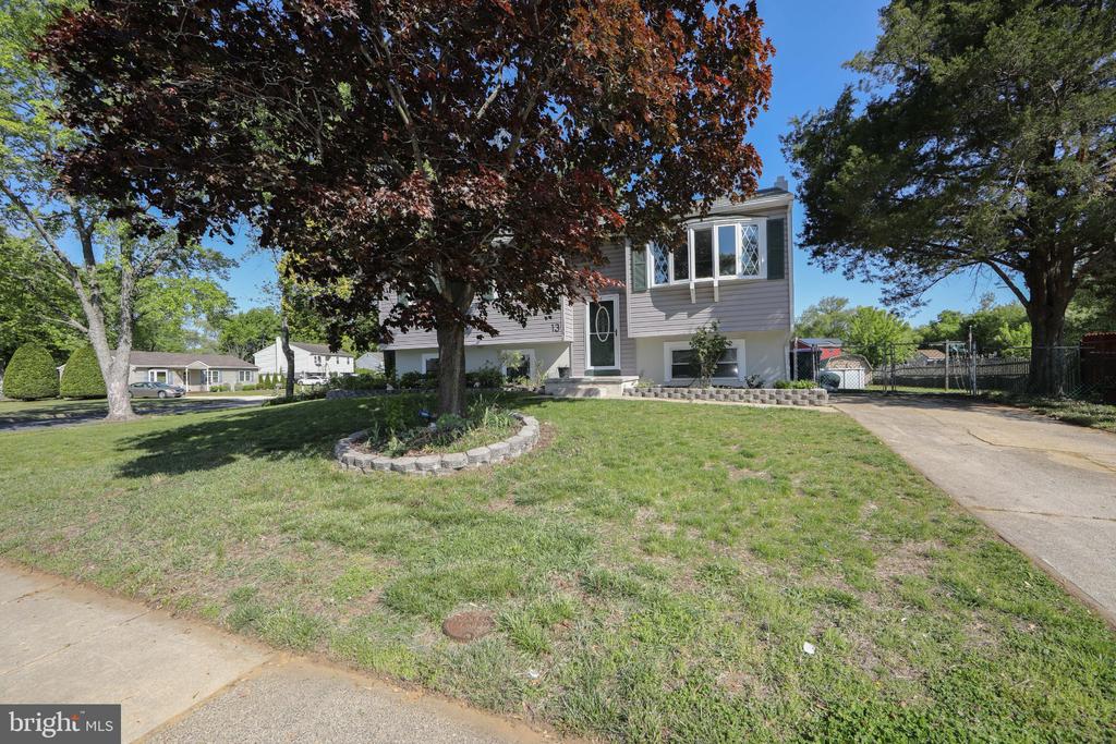 13 SPRING HOLLOW DRIVE