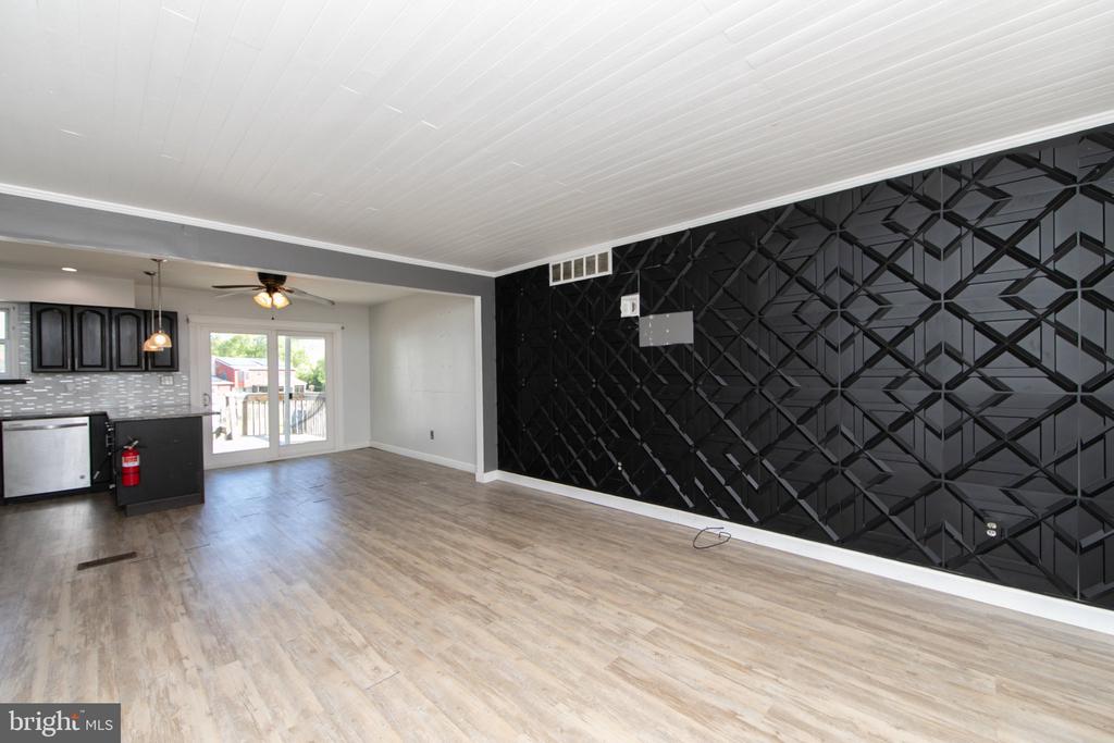 13 SPRING HOLLOW DRIVE