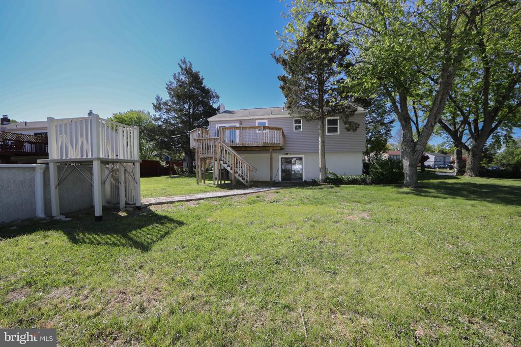 13 SPRING HOLLOW DRIVE