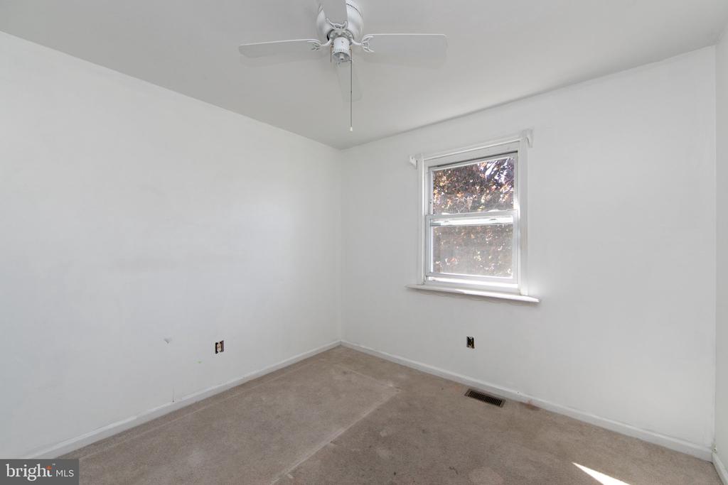 13 SPRING HOLLOW DRIVE