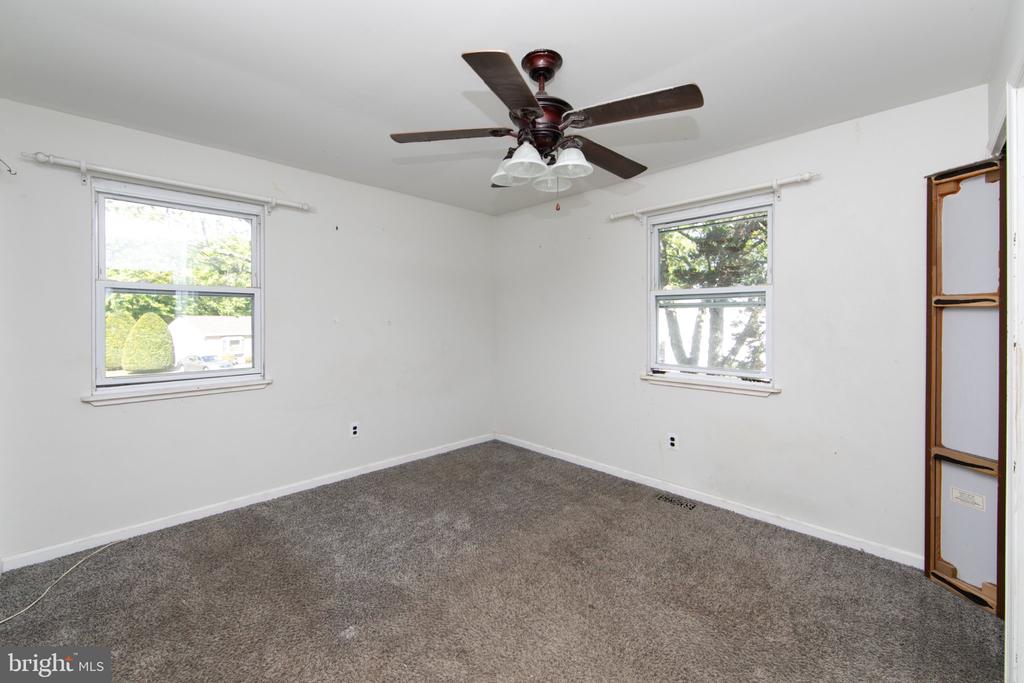 13 SPRING HOLLOW DRIVE