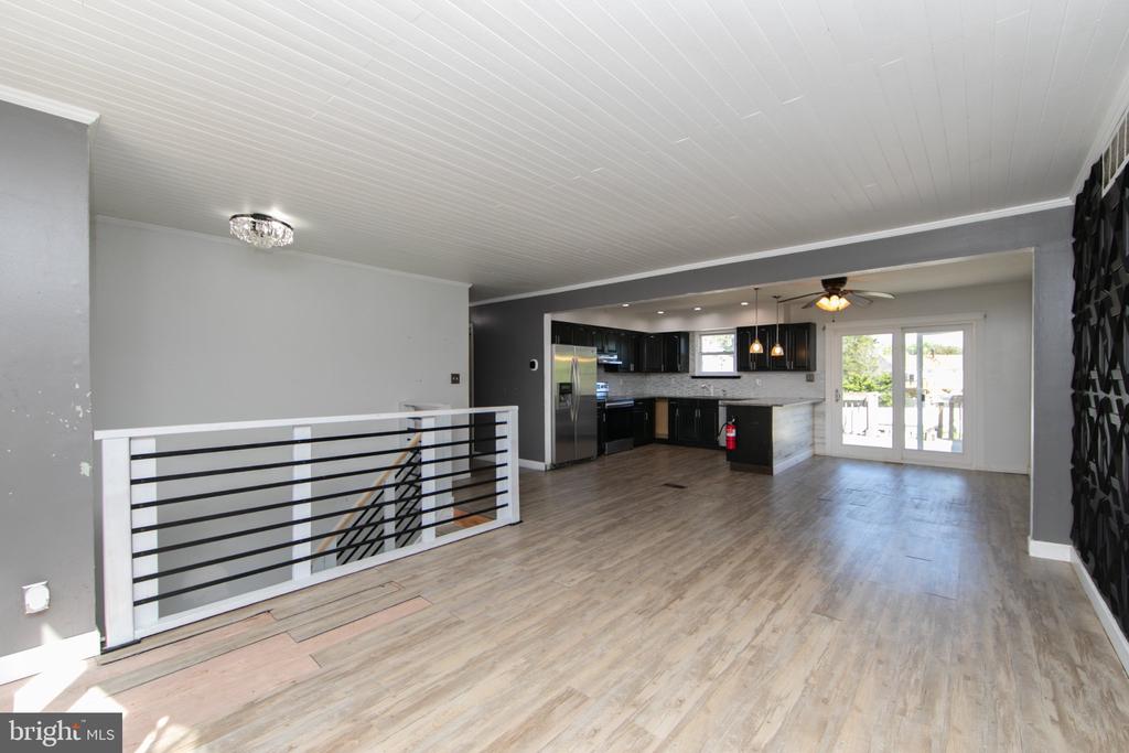 13 SPRING HOLLOW DRIVE