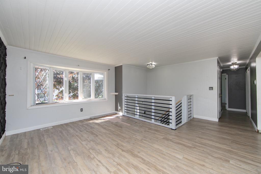13 SPRING HOLLOW DRIVE