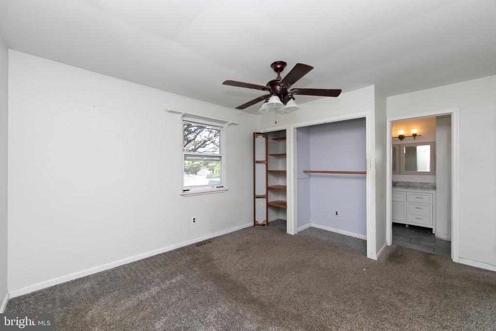 13 SPRING HOLLOW DRIVE
