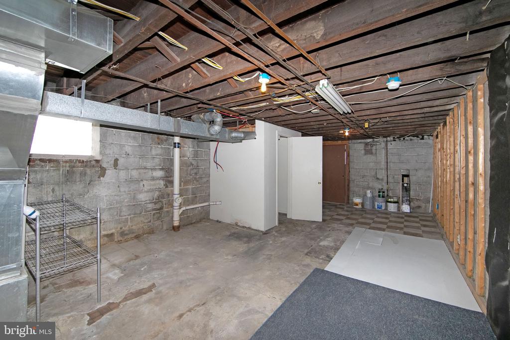 3403 RIVER ROAD