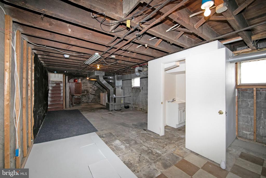 3403 RIVER ROAD