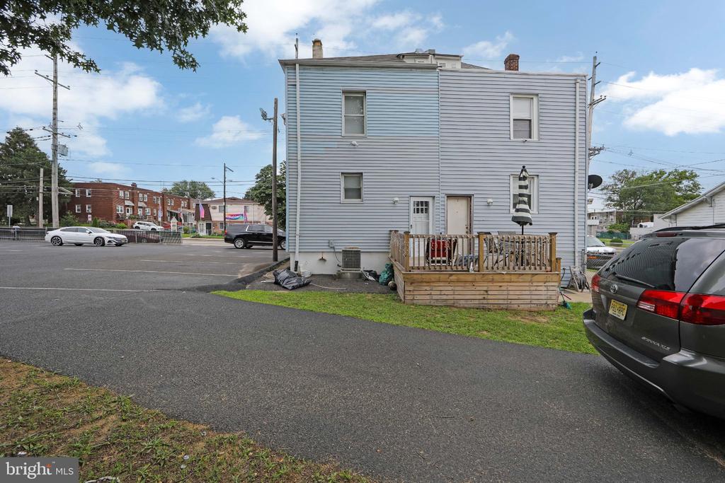 3403 RIVER ROAD