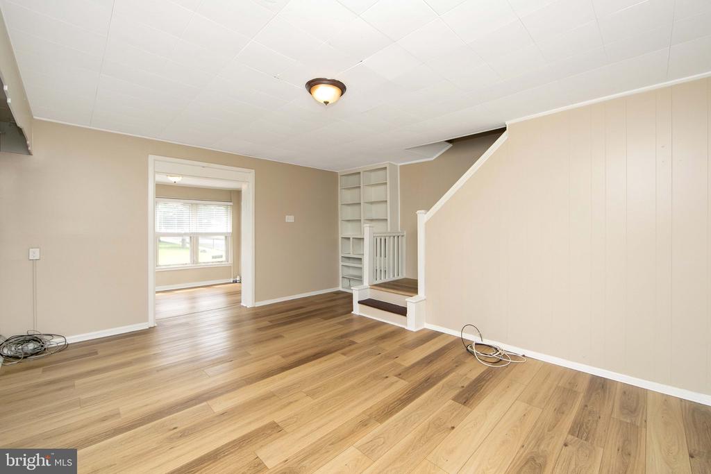3403 RIVER ROAD