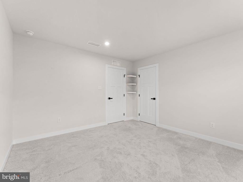 85 PRESLEY WAY