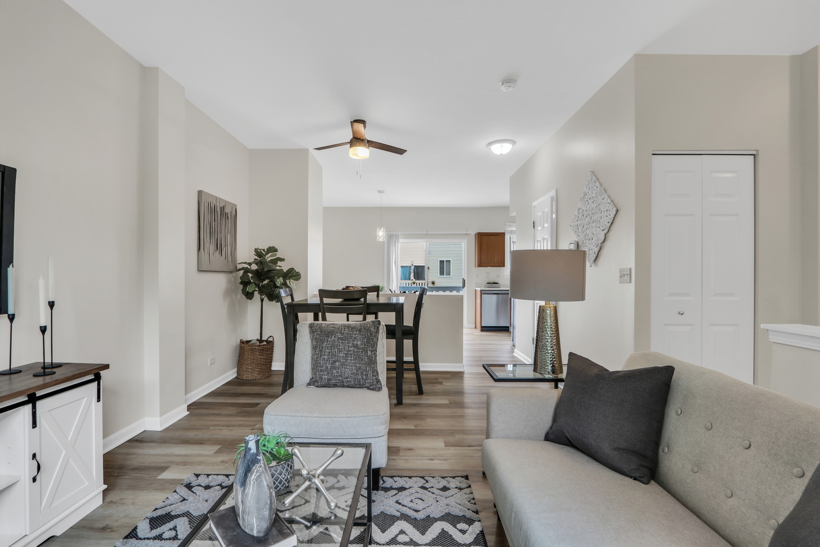 1492 Saint James Court Unit: 1492