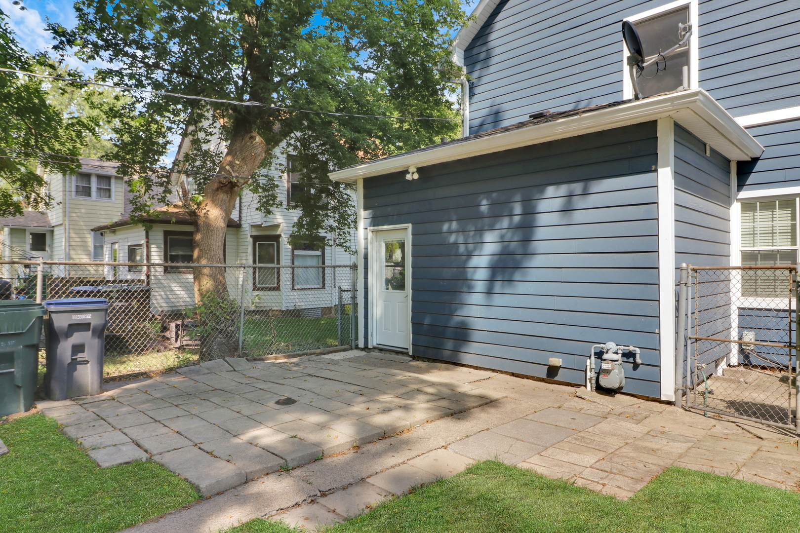 3004 Emmaus Avenue