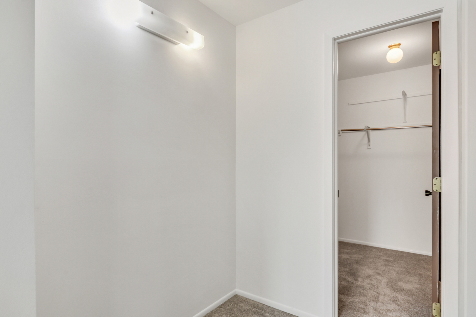 1147 Auburn Lane Unit: 1147