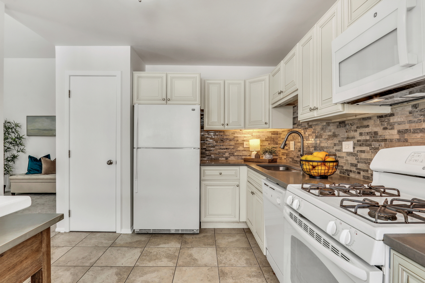 1147 Auburn Lane Unit: 1147