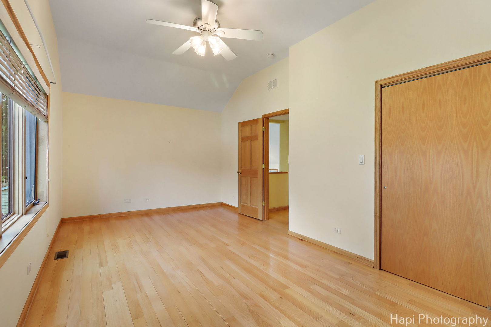 42584 N Woodbine Avenue