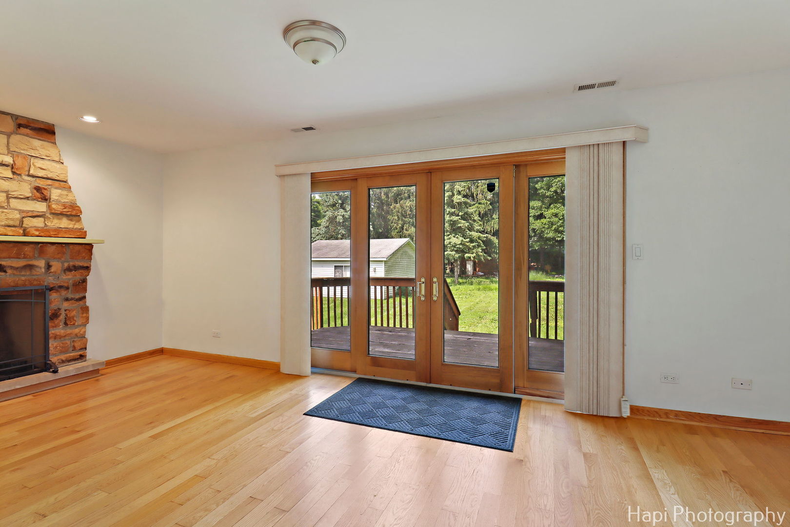 42584 N Woodbine Avenue
