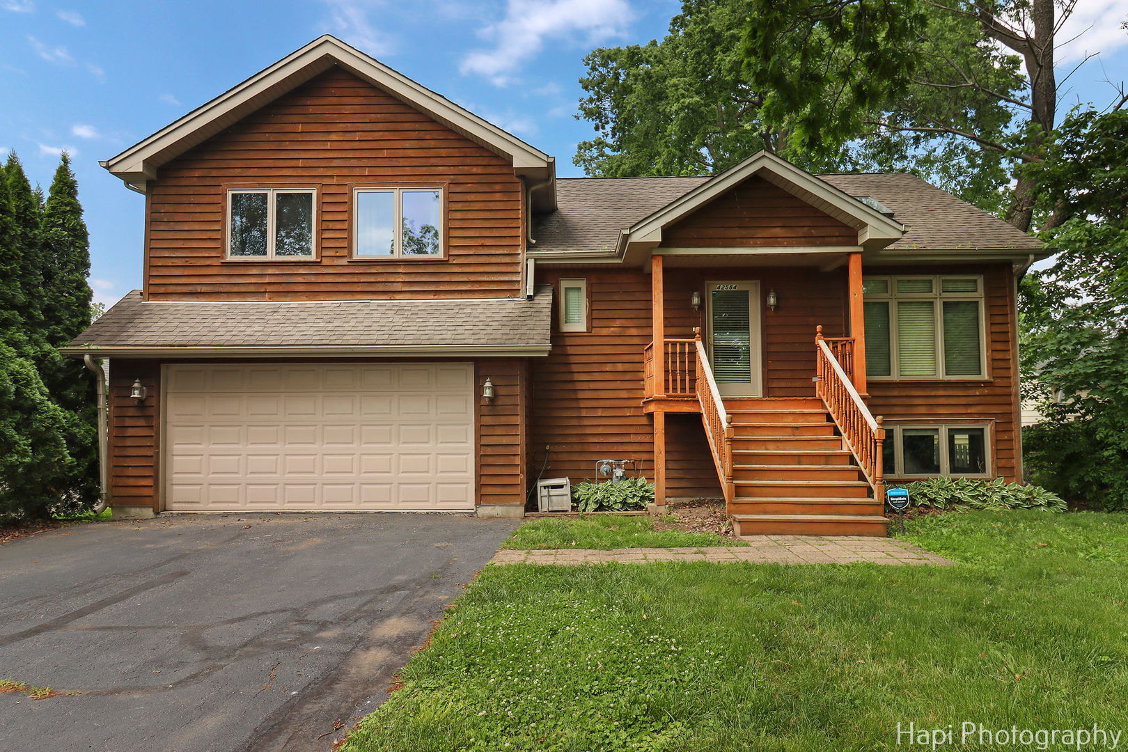 42584 N Woodbine Avenue