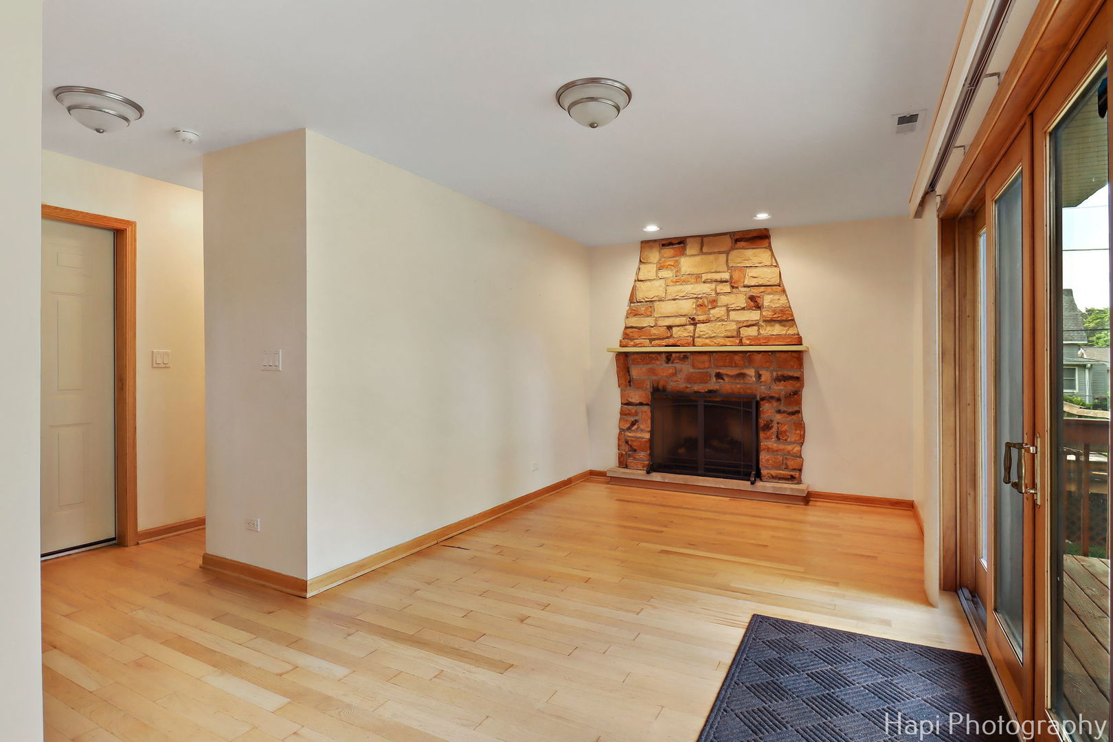 42584 N Woodbine Avenue