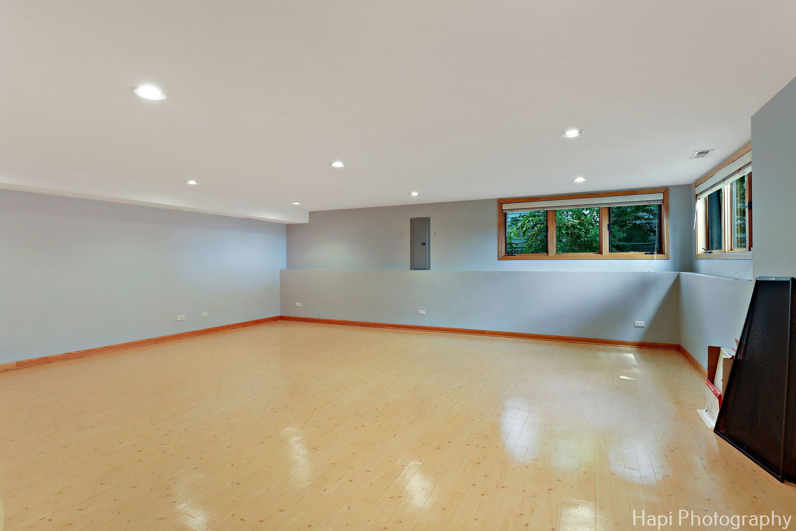 42584 N Woodbine Avenue