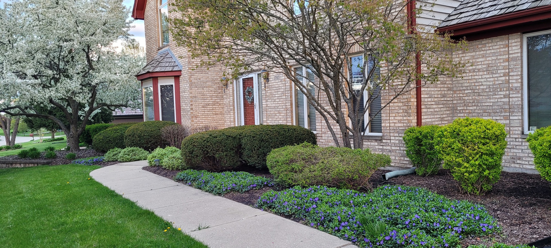 17917 W Pond Ridge Circle