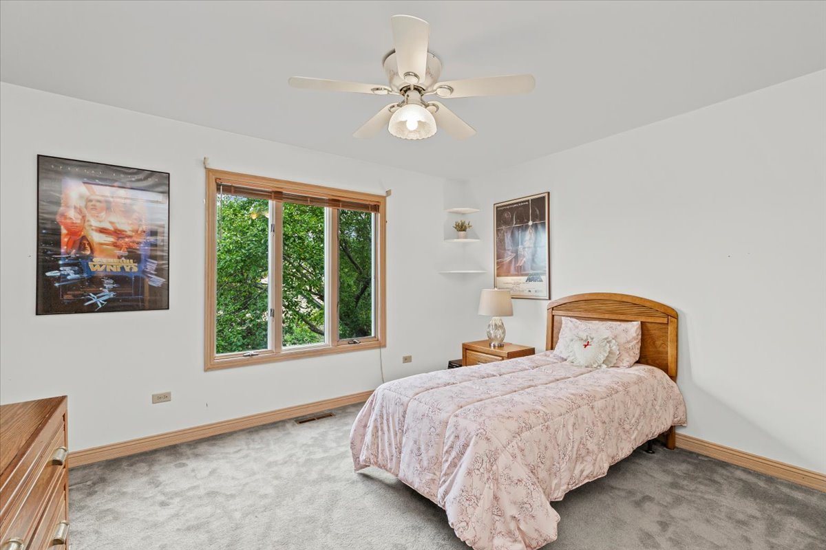 17917 W Pond Ridge Circle