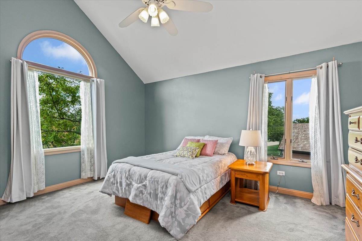 17917 W Pond Ridge Circle