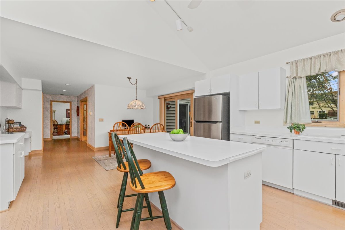 17917 W Pond Ridge Circle