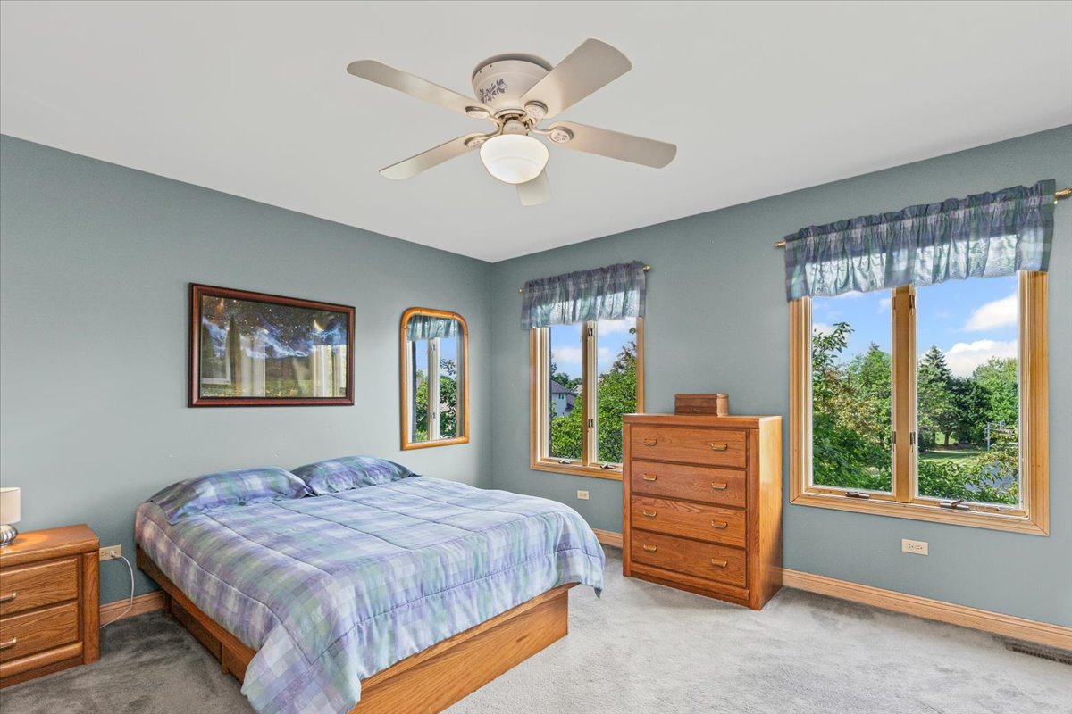 17917 W Pond Ridge Circle