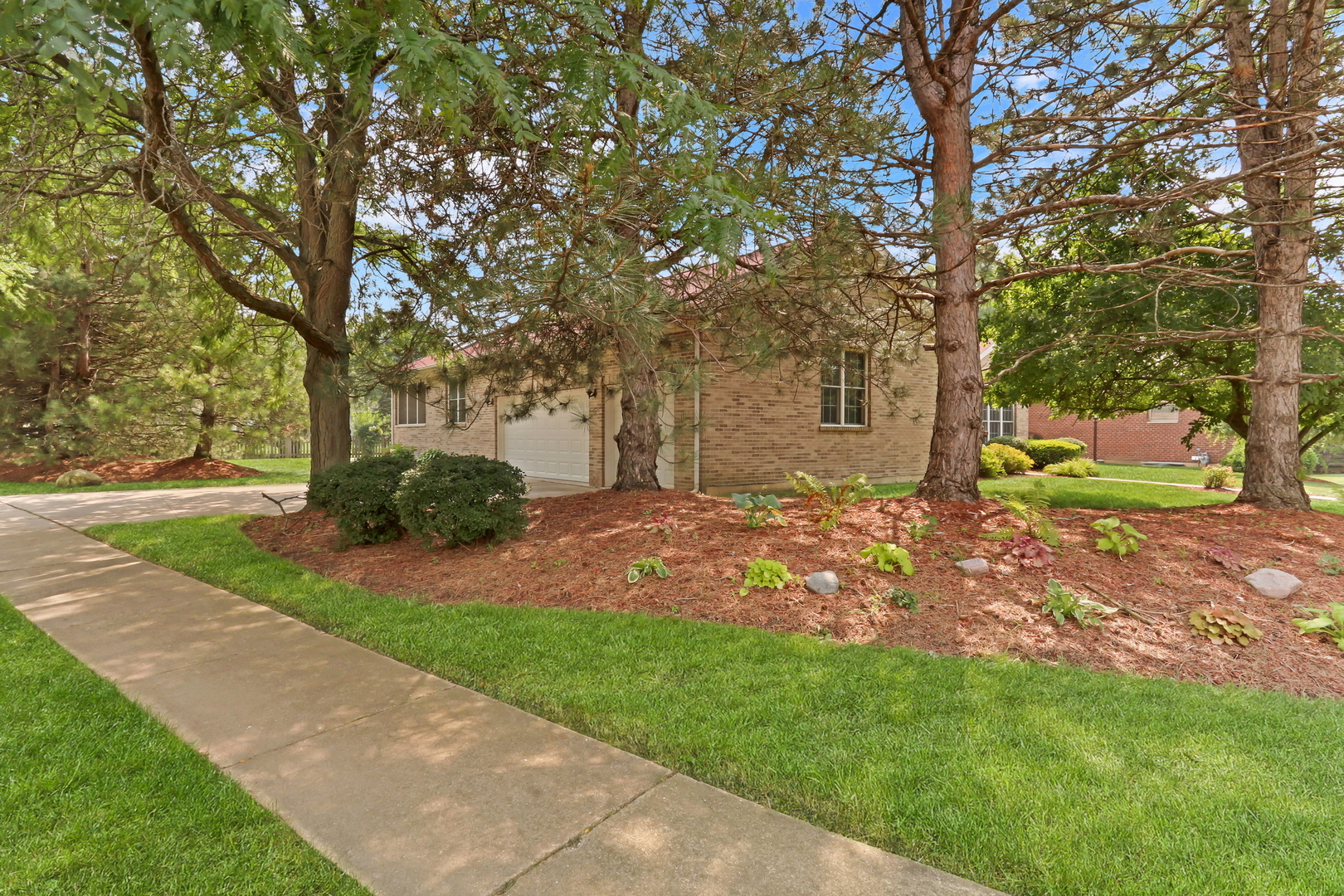 1093 Suffolk Court